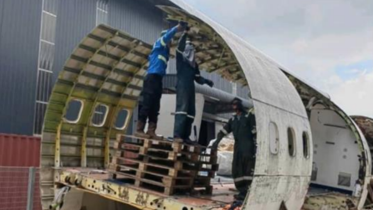 B737 Complete Teardown — 2